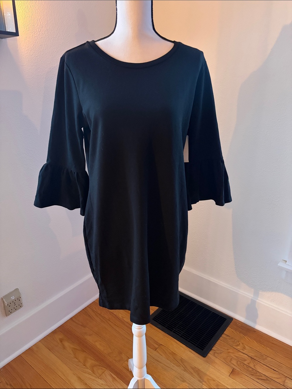New York & Company Soho Street Black Bell Sleeve Sheath Dress Small
